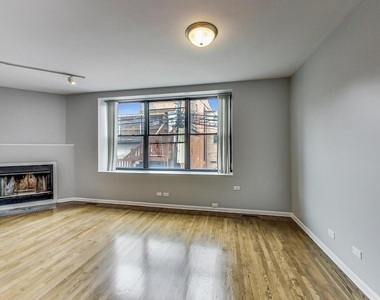 2343 N Greenview Avenue - Photo Thumbnail 7