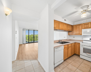 511 Aurora Avenue - Photo Thumbnail 1
