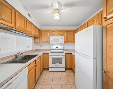 511 Aurora Avenue - Photo Thumbnail 2