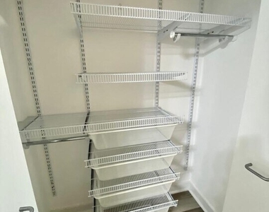 901 W Madison Street - Photo Thumbnail 10