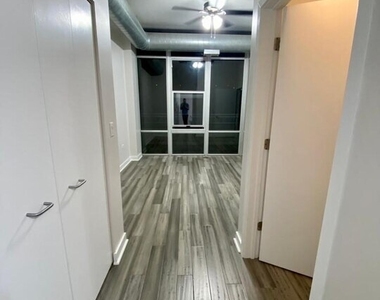 901 W Madison Street - Photo Thumbnail 8