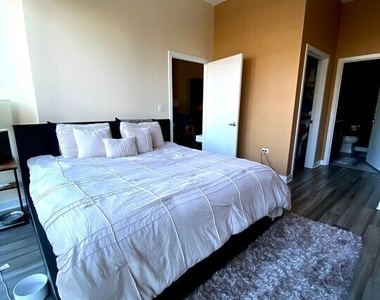 901 W Madison Street - Photo Thumbnail 17
