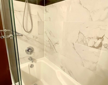901 W Madison Street - Photo Thumbnail 21