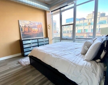 901 W Madison Street - Photo Thumbnail 16