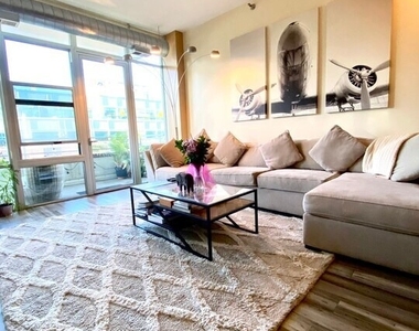 901 W Madison Street - Photo Thumbnail 19