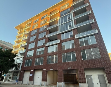 901 W Madison Street - Photo Thumbnail 24