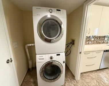 707 Kingsbridge Drive - Photo Thumbnail 10