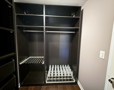 707 Kingsbridge Drive - Photo Thumbnail 17