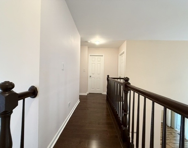 707 Kingsbridge Drive - Photo Thumbnail 14