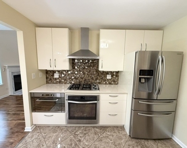 707 Kingsbridge Drive - Photo Thumbnail 8