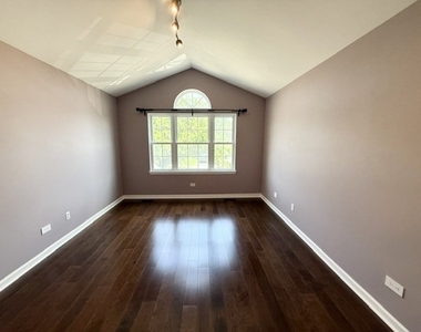 707 Kingsbridge Drive - Photo Thumbnail 15