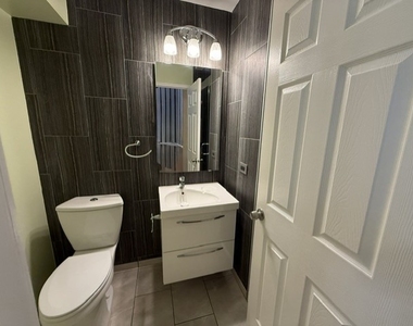 707 Kingsbridge Drive - Photo Thumbnail 11