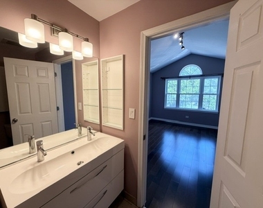 707 Kingsbridge Drive - Photo Thumbnail 19