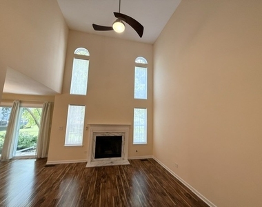 707 Kingsbridge Drive - Photo Thumbnail 2