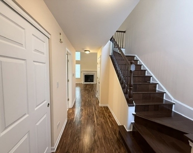707 Kingsbridge Drive - Photo Thumbnail 1