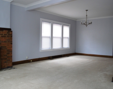 1033 Hayes Avenue - Photo Thumbnail 8