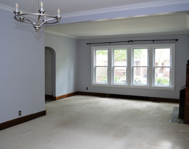 1033 Hayes Avenue - Photo Thumbnail 7