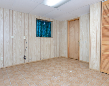 1033 Hayes Avenue - Photo Thumbnail 30
