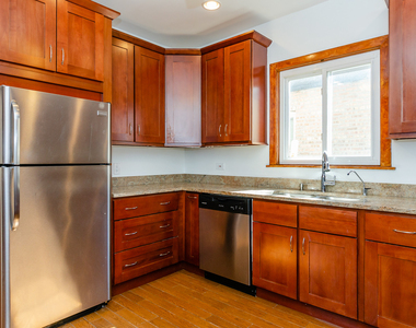 1033 Hayes Avenue - Photo Thumbnail 4