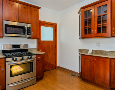 1033 Hayes Avenue - Photo Thumbnail 5