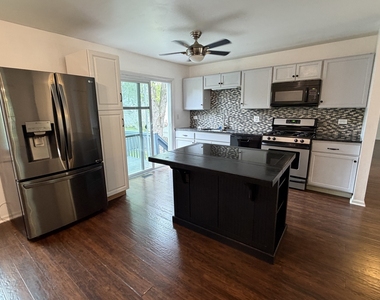284 Hill Avenue - Photo Thumbnail 8