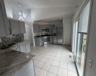 2354 Nantucket Lane - Photo Thumbnail 8
