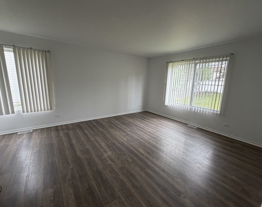 2354 Nantucket Lane - Photo Thumbnail 16