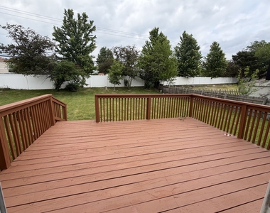 2354 Nantucket Lane - Photo Thumbnail 12