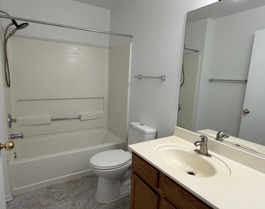 2354 Nantucket Lane - Photo Thumbnail 32