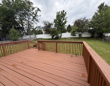 2354 Nantucket Lane - Photo Thumbnail 14