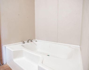 30790 Clyde Lane - Photo Thumbnail 5