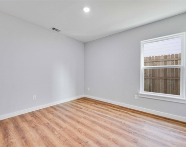 6004 Wedgefield Street - Photo Thumbnail 9
