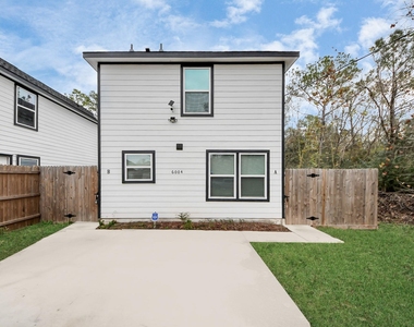 6004 Wedgefield Street - Photo Thumbnail 1