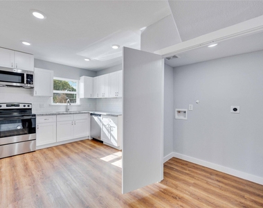 6004 Wedgefield Street - Photo Thumbnail 8
