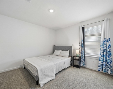 31315 S Eden Manor Loop - Photo Thumbnail 17