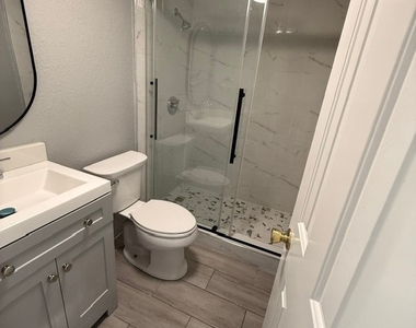 4617 Bayshore Drive - Photo Thumbnail 5