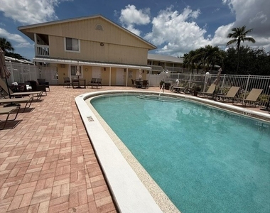 4617 Bayshore Drive - Photo Thumbnail 13