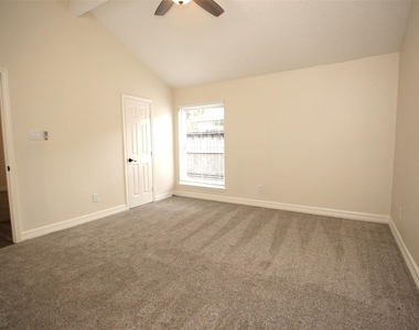 805 Willow Creek Drive - Photo Thumbnail 14