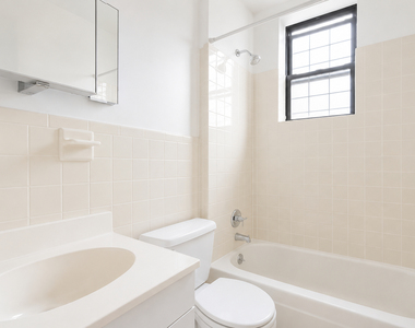 325 East 89th Street - Photo Thumbnail 4