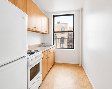 325 East 89th Street - Photo Thumbnail 1