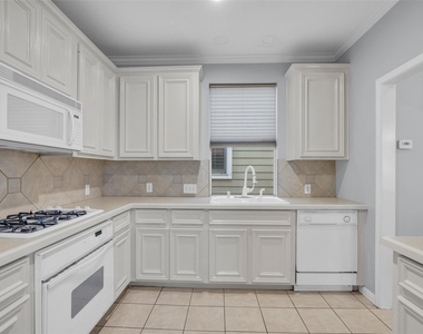 1417 W Webster Street - Photo Thumbnail 16