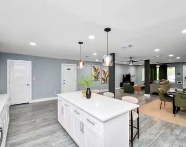 3318 Wichita Street - Photo Thumbnail 2