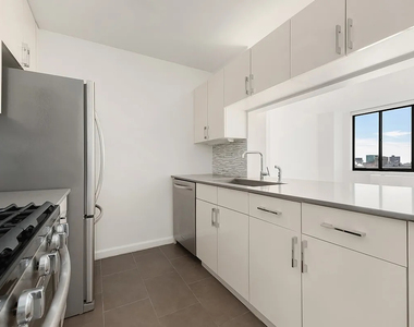 1 Union Sq S, Unit Ph1c - Photo Thumbnail 2