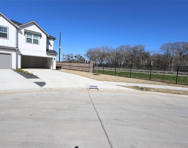 27802 Western Creek Court - Photo Thumbnail 19
