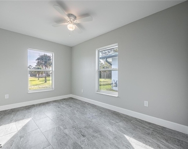 184 Village Circle - Photo Thumbnail 18