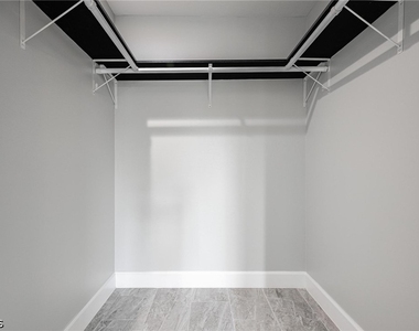 184 Village Circle - Photo Thumbnail 15