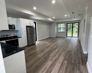 134 Viewpoint Drive - Photo Thumbnail 1