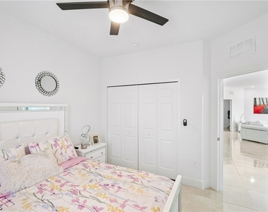910 Richmond Avenue N - Photo Thumbnail 20