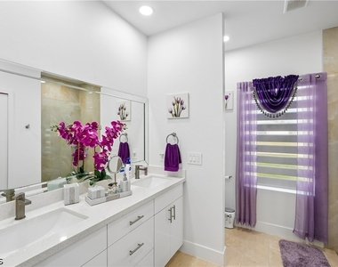 910 Richmond Avenue N - Photo Thumbnail 27
