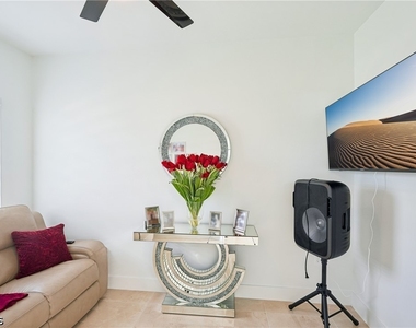 910 Richmond Avenue N - Photo Thumbnail 18